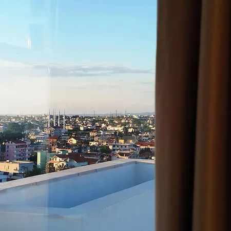 Panoramic View Rooftop *